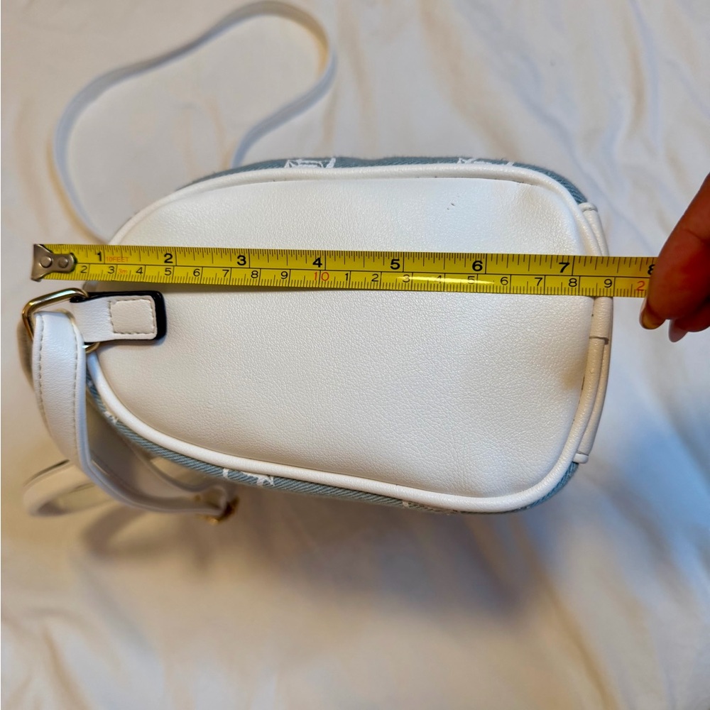 Juicy Couture blue and White Crossbody Bag
Women’s - Picture 7 of 10